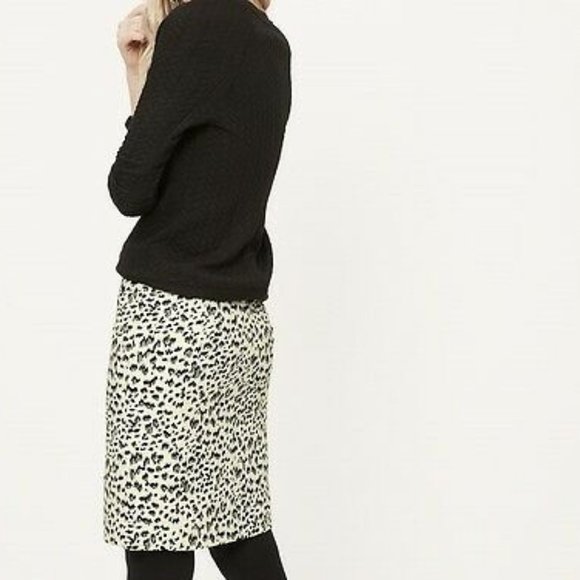 Ann Taylor LOFT snow leopard skirt petite - Picture 5 of 5